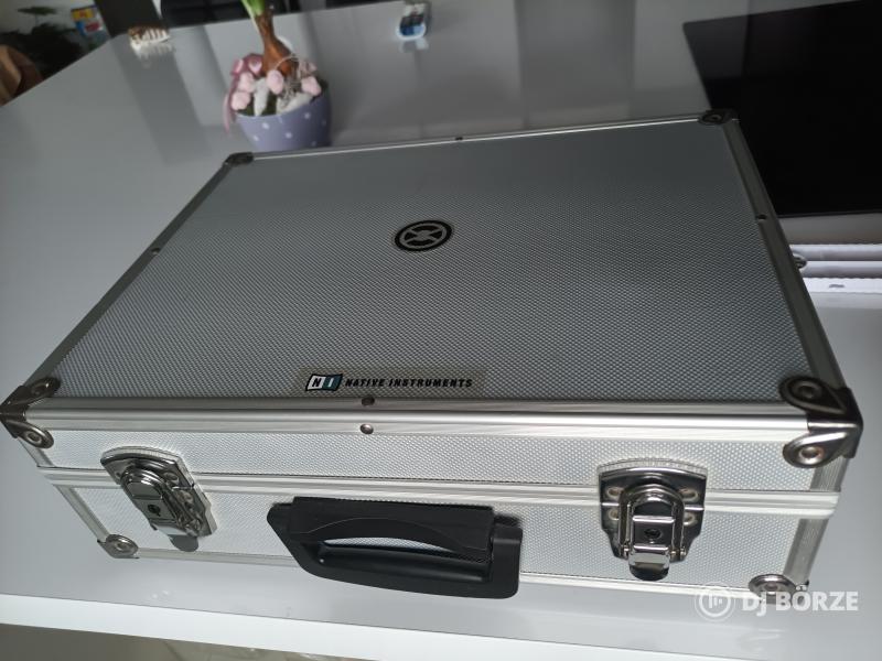 Traktor Kontrol X1 mk2 Z1