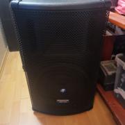 Mackie SA1521 aktív hangfal 2 utas 500w