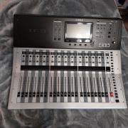 Eladón Yamaha TF3 digitális keverő