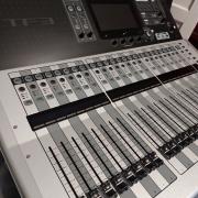 Eladón Yamaha TF3 digitális keverő