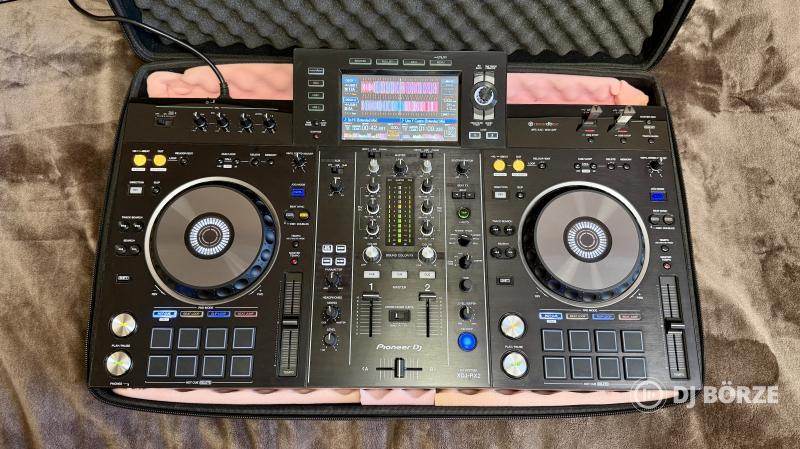 Pioneer XDJ-RX2 gyári Pioneer táskában