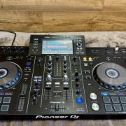 Pioneer XDJ-RX2 gyári Pioneer táskában