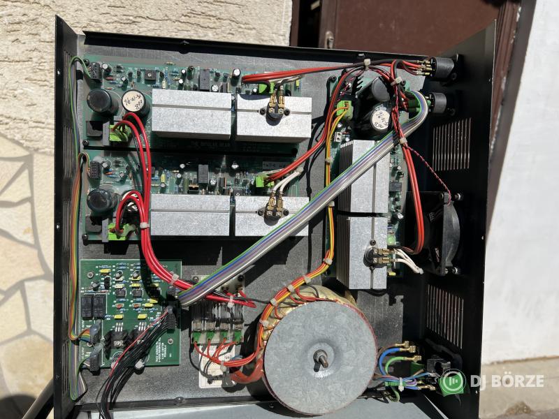 Trace Acoustic PA 12-2/300, 2x300W biamp keverőerősítő