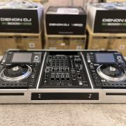 Gyűjtői, ÚJ állapotú ,dobozos, 2 db DENON SC5000M + 1 db DENON X1800 + MAGMA rack