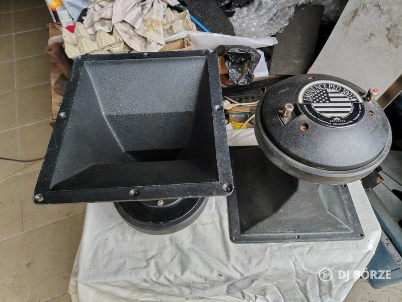 Sok-sok 8", 10", 12", 15",18", 21" hangszórók, ringek, 1"-2" driverek, 1"- 2" tölcsérek