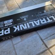 Behringer Ultralink Pro MX882