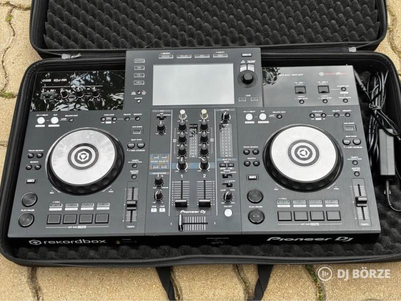 Pioneer XDJ RR kontroller + UDG hordtáska