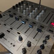 Pioneer DJM-600 Silver + Doboz
