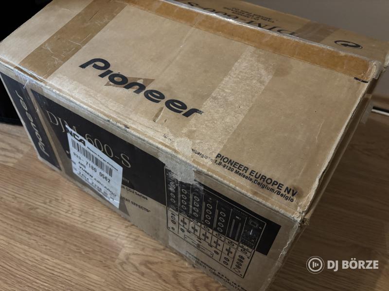 Pioneer DJM-600 Silver + Doboz