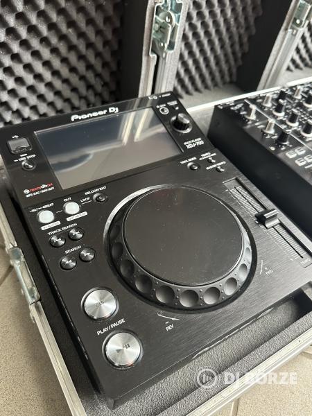 Pioneer XDJ-700 + DJM-450 rackelve