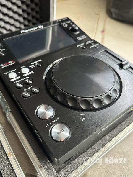 Pioneer XDJ-700 + DJM-450 rackelve