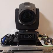 Eladó új 230 watt 7R robotlámpák rackekkel