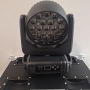 Eladó új 19x15 watt wash zoom robotlámpák rackekkel