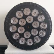 Eladó új 18x10watt fém házas PAR lámpák rackekkel