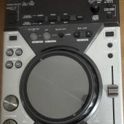 Pioneer CDJ 400, tökéletes működés, rack jár hozzá, ár/db