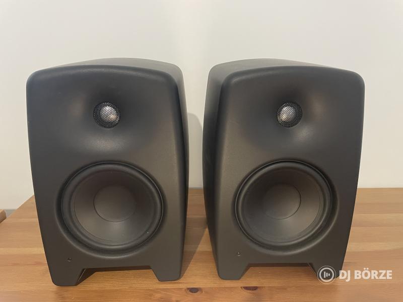 Genelec M030 aktív stúdiómonitor pár