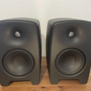 Genelec M030 aktív stúdiómonitor pár