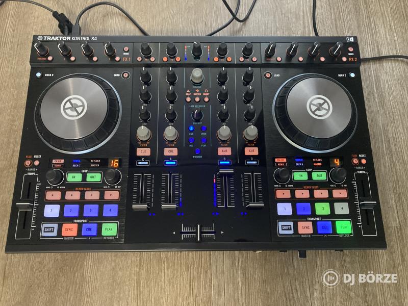 Traktor Kontrol S4 MK2