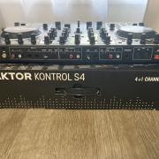 Traktor Kontrol S4 MK2