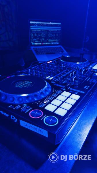 Pioneer DDJ-1000 + UDG hordozó táska