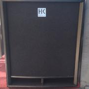 Aktiv rendszer,2.1,18" sub, két 12" top.