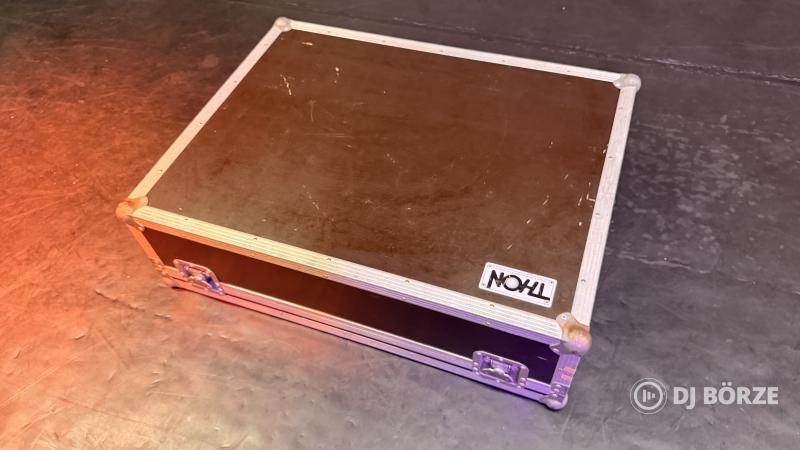 Allen & Heath Qu-32 Chrome Edition digitális keverőpult + Thon flightcase eladó