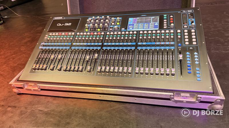Allen & Heath Qu-32 Chrome Edition digitális keverőpult + Thon flightcase eladó