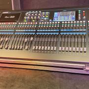 Allen & Heath Qu-32 Chrome Edition digitális keverőpult + Thon flightcase eladó