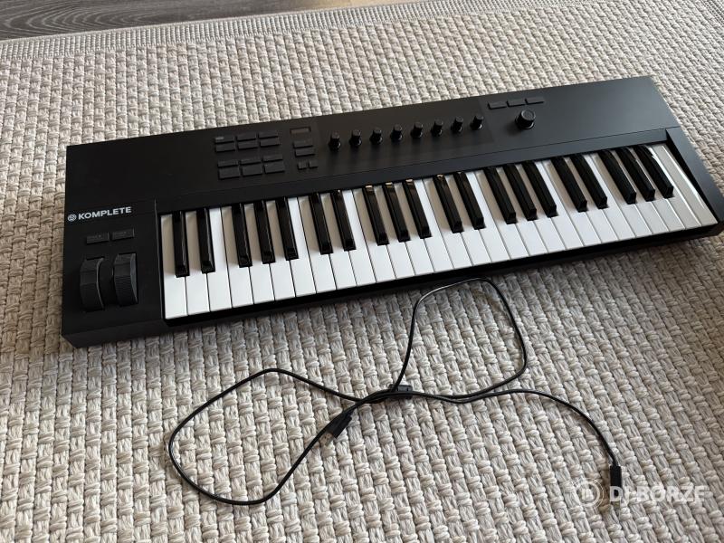 NI Komplete Kontrol A49 – 49 billentyűs MIDI keyboard