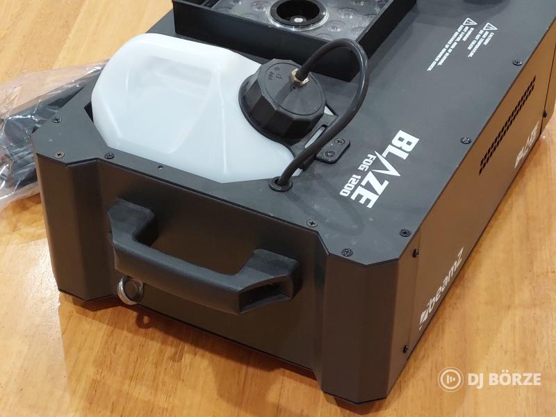 BEAMZ Blaze 1200 DMX vertikáis LED-es füstgép csak kipróbált, új állapotban eladó