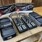 2DB TRAKTOR KONTROL X1 + 2DB TÁSKA