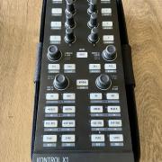 2DB TRAKTOR KONTROL X1 + 2DB TÁSKA