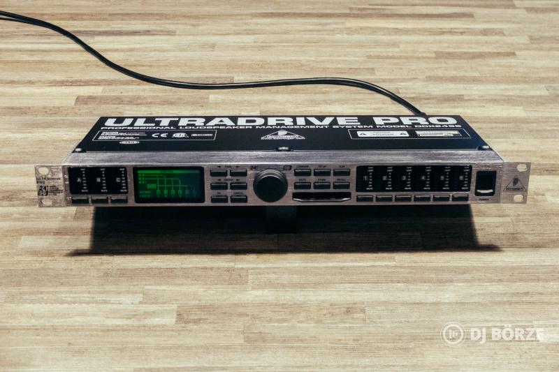 Behringer DCX2496 digitális rendszervezérlő