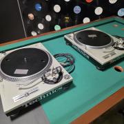 2 darab Technics SL-1200MK2 Dj. lemezjátszó