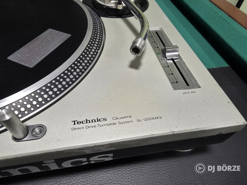 2 darab Technics SL-1200MK2 Dj. lemezjátszó