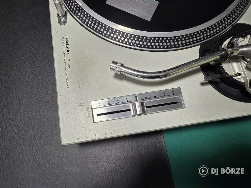 2 darab Technics SL-1200MK2 Dj. lemezjátszó