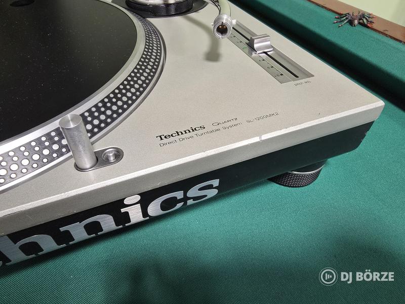 2 darab Technics SL-1200MK2 Dj. lemezjátszó