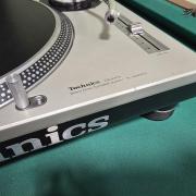 2 darab Technics SL-1200MK2 Dj. lemezjátszó