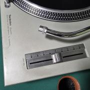 2 darab Technics SL-1200MK2 Dj. lemezjátszó