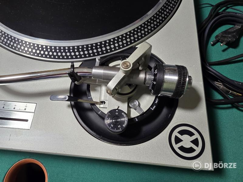 2 darab Technics SL-1200MK2 Dj. lemezjátszó