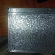 Eladó 1db mikrofonos rack es egy fénypult rack