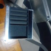 Eladó 1db mikrofonos rack es egy fénypult rack