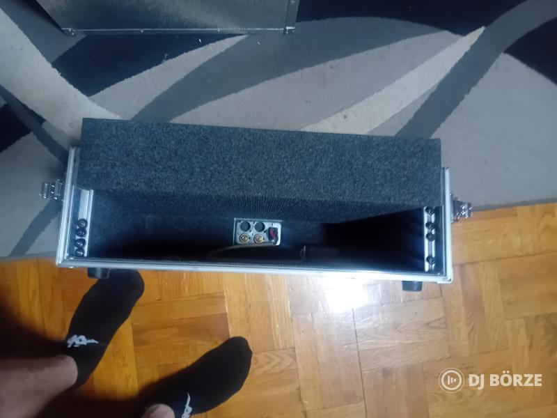 Eladó 1db mikrofonos rack es egy fénypult rack