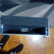 Eladó 1db mikrofonos rack es egy fénypult rack
