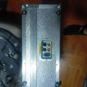Eladó 1db mikrofonos rack es egy fénypult rack