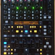 Behringer DDM4000 digitális DJ keverő