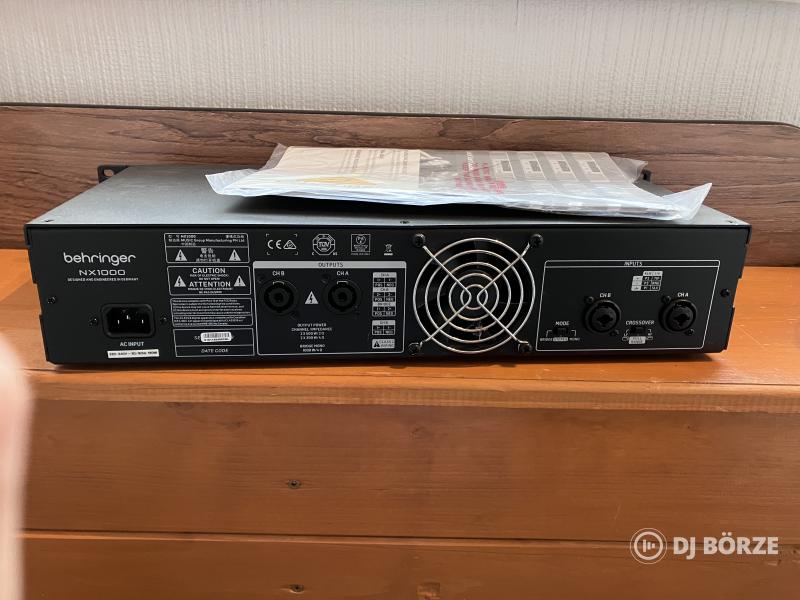Behringer NX1000 erősítő