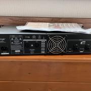 Behringer NX1000 erősítő