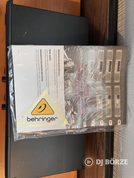 Behringer NX1000 erősítő