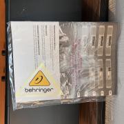 Behringer NX1000 erősítő